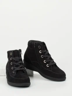 – Schnürstiefelette aus Nubukleder*Finn Comfort New