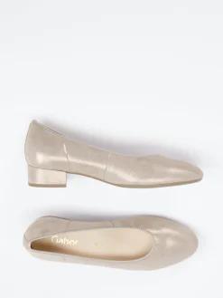 Damen Gabor – Ballerinas aus Metallicleder in Champagner
