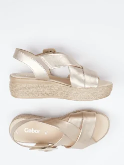 – Plateausandalen aus Metallicleder*Gabor Best