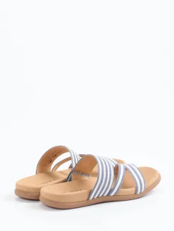 – Slides aus Textil mit Streifenmuster*Gabor Online