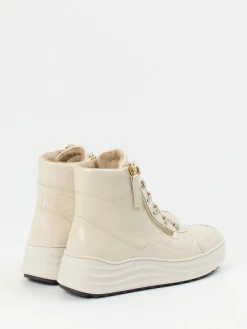 Damen Gabor Comfort – Schnürboots aus Lackleder cremeweiß