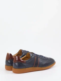 – Retro-Sneaker aus Büffelleder*Galizio Torresi New