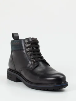 – Schnürboots aus Kalbleder*Galizio Torresi