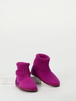 Kinder Giesswein – Hüttenschuhe aus Wollfilz Beeren