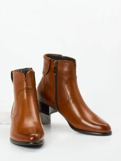 Ginger & Glove – Stiefelette aus Kalbleder cognac*Ginger u0026 Glove New