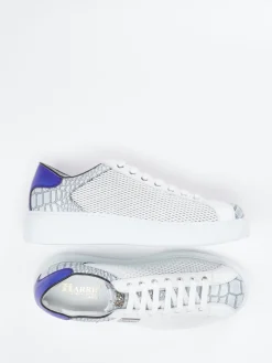 – Sneaker aus geprägtem Leder in*Harris