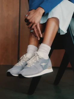 Damen Kangaroos – Retro-Sneaker aus Mesh und Veloursleder blau