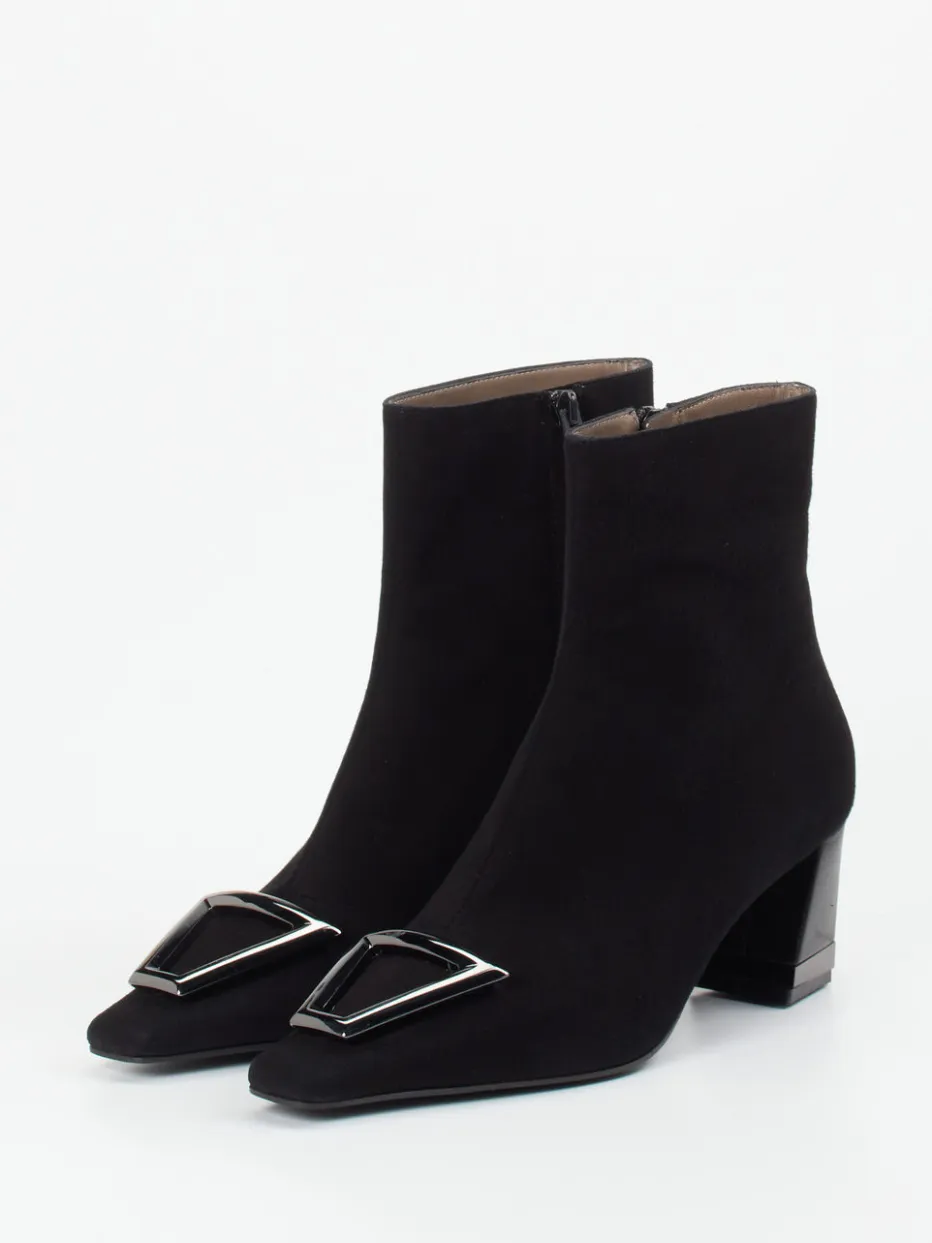 – Ankle Boots aus Veloursleder*Konstantin Starke
