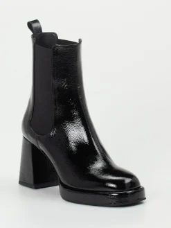 – Chelsea Boots aus Lackleder*Konstantin Starke Sale