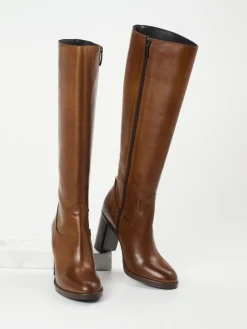 – Kniehohe Stiefel aus Kalbleder Cognac*Konstantin Starke Hot