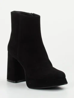 – Plateau-Stiefeletten aus Veloursleder*Konstantin Starke