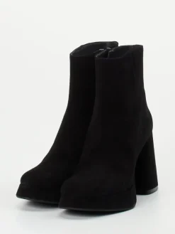 – Plateau-Stiefeletten aus Veloursleder*Konstantin Starke