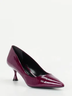 – Pumps aus Lackleder in Bordeaux*Konstantin Starke New