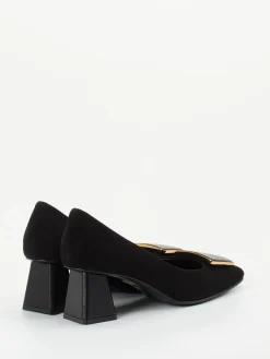 – Pumps aus Veloursleder*Konstantin Starke