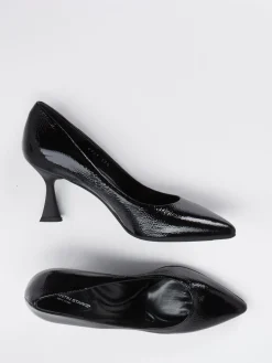 – Pumps aus Lackleder*Konstantin Starke