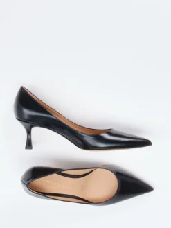 – Pumps aus Hochglanzleder*Konstantin Starke New