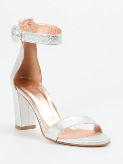 – Sandaletten aus Metallicleder*Konstantin Starke New