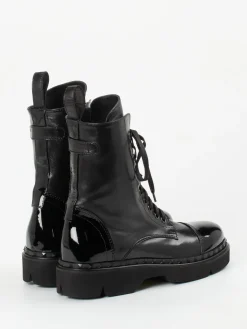 – Schnürboots aus Lammleder*Konstantin Starke Online