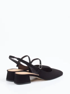 – Slingback-Pumps aus Veloursleder*Konstantin Starke