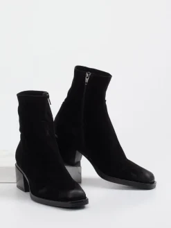 Konstantin Starke – Stiefeletten aus Veloursleder*Elena Iachi Hot