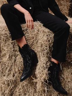 – Western-Stiefeletten aus Veloursleder*Konstantin Starke New