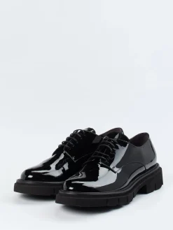 – Derby-Schnürschuh aus Lackleder*Mannori Clearance