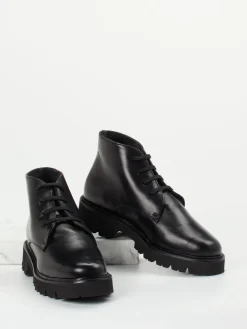 – Schnürboots aus Lammleder*Mannori