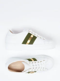 – Sneaker aus Kalbleder in mit Goldakzenten*Mannori Best