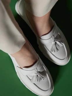 – Tassel Loafer aus Kalbleder Offwhite*Mannori Outlet