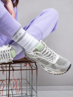 – Retro-Sneaker aus Velour und Mesh Offwhite*MRP Online