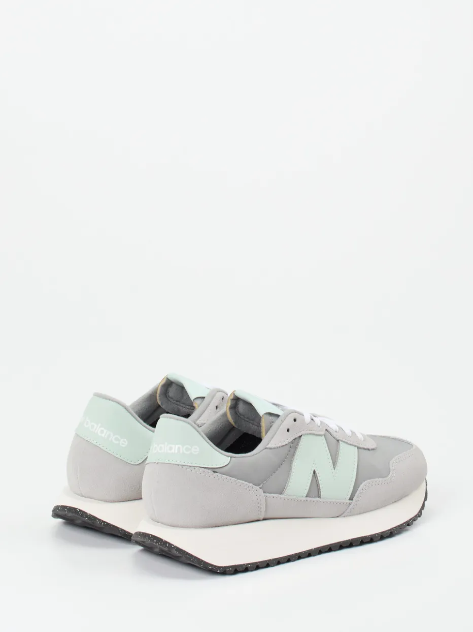 Damen New Balance – Retro-Sneaker aus Textil und Veloursleder