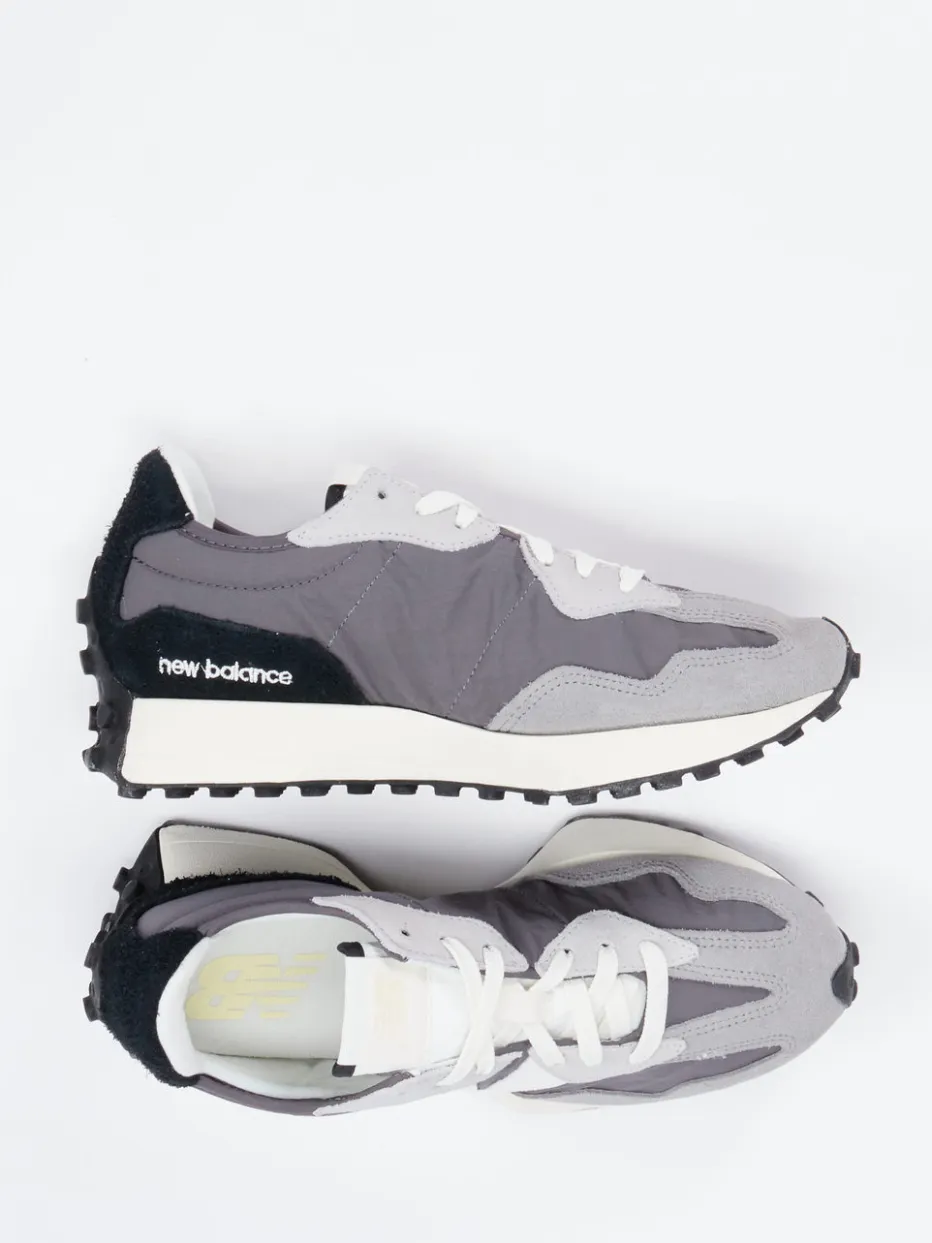 – Sneaker aus Veloursleder und Nylon*New Balance