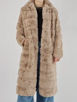 – Kunstfellmantel aus Textil in Beige*NotyZ Hot