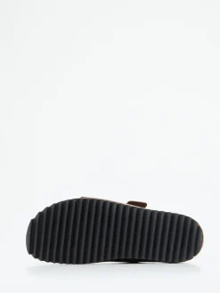 – Slides aus Kalbleder in*Officine Creative