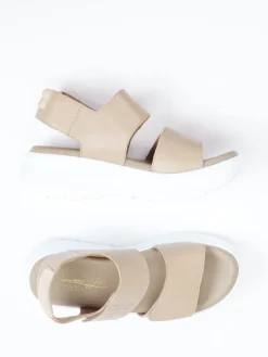 – Plateau-Sandale aus Lammleder Taupe*Panama Jack New