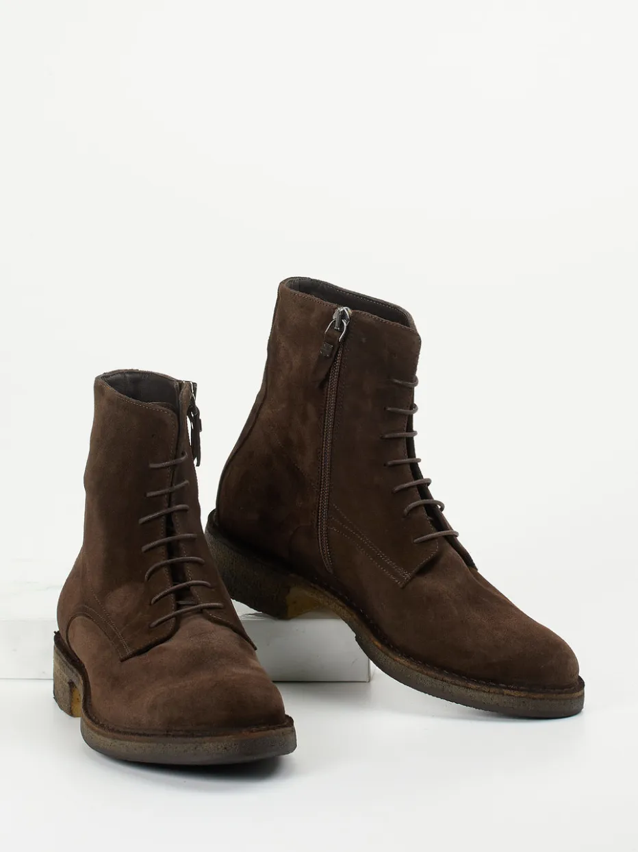 – Schnürboots aus Veloursleder*Pantanetti