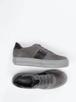 – Plateau-Sneaker aus Nubukleder*Paul Green