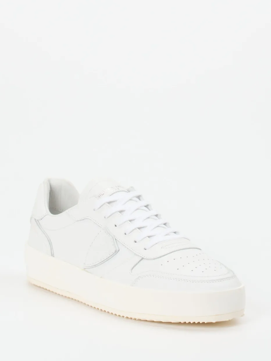 – Sneaker aus Kalbleder in*Philippe Model