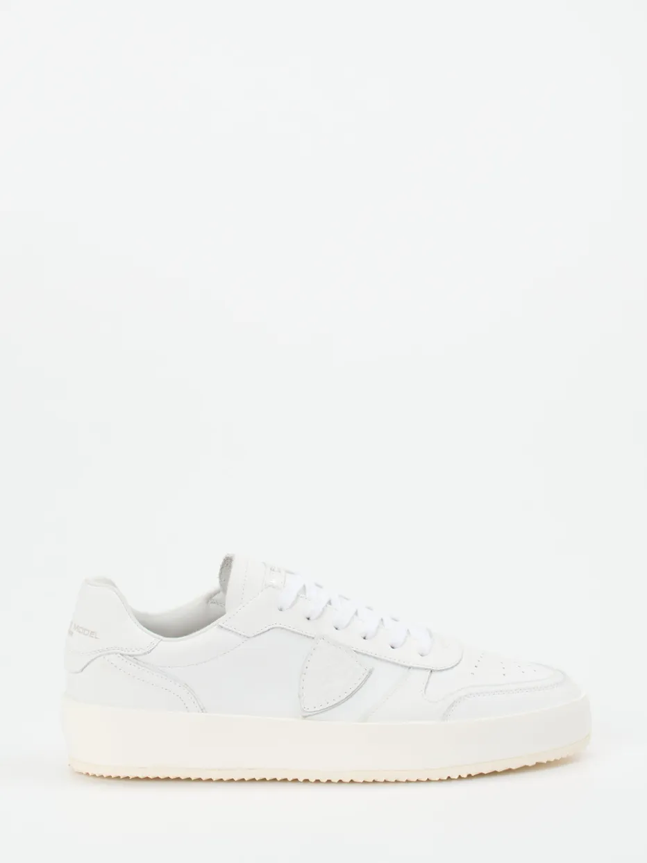 – Sneaker aus Kalbleder in*Philippe Model