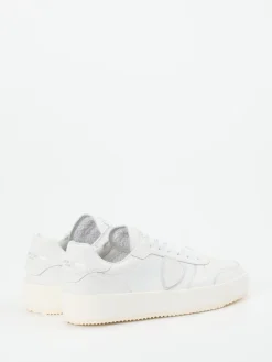 – Sneaker aus Kalbleder in*Philippe Model