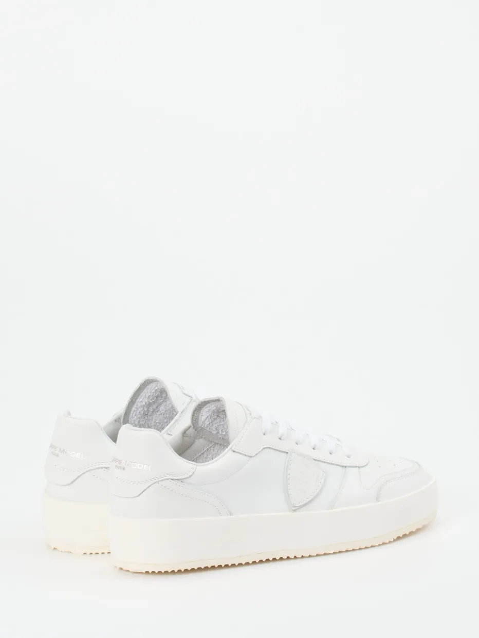 – Sneaker aus Kalbleder in*Philippe Model