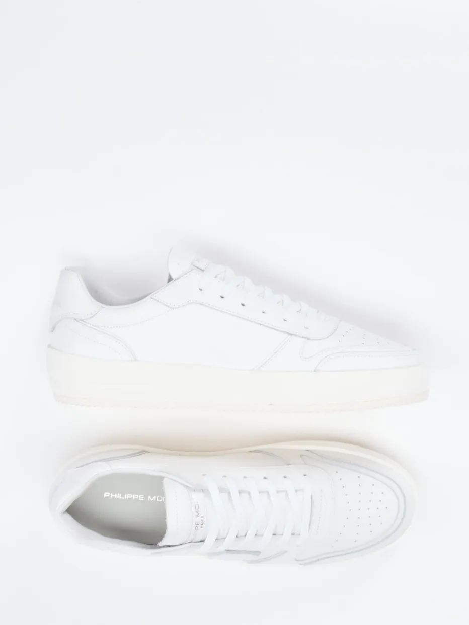 – Sneaker aus Kalbleder in*Philippe Model