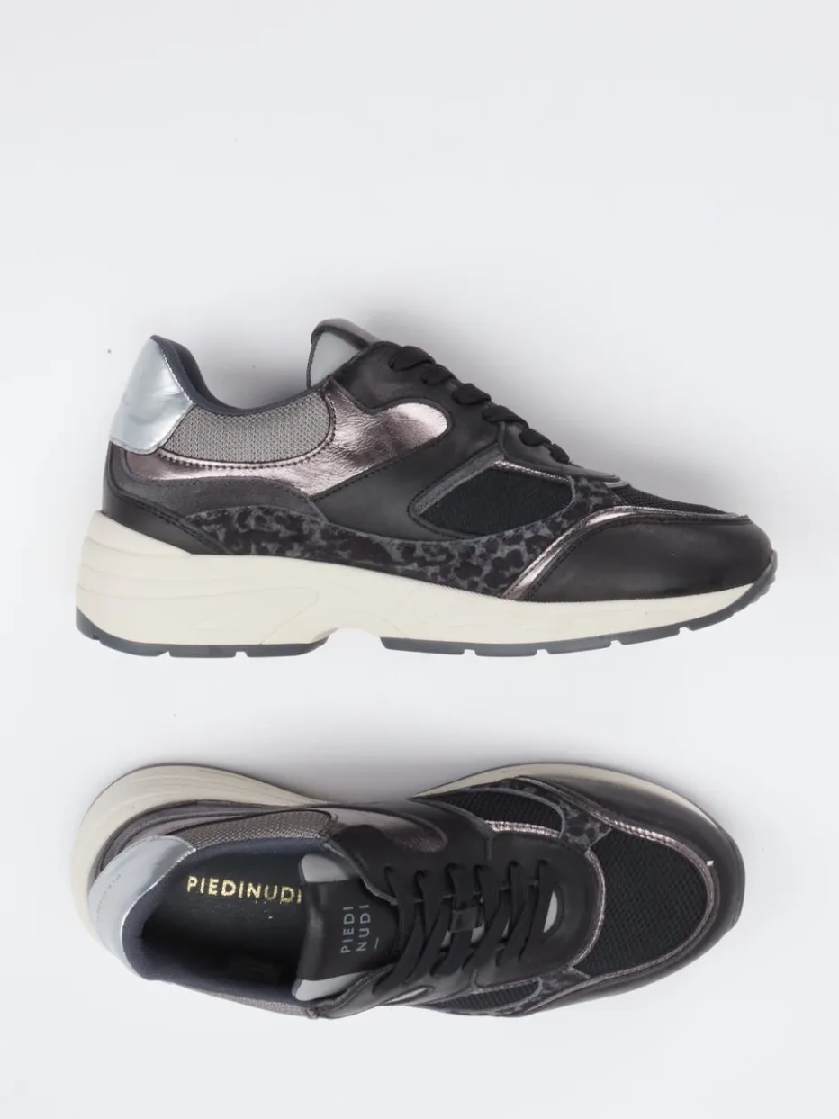 – Chunky Sneaker aus Veloursleder*Piedi Nudi