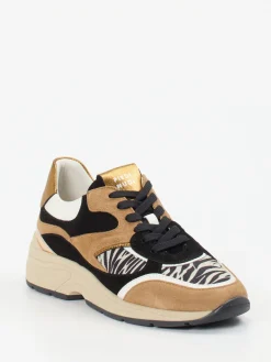 – Chunky Sneaker aus Veloursleder*Piedi Nudi New