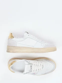 Damen Play One – Sneaker aus Kalbleder mit Goldakzent