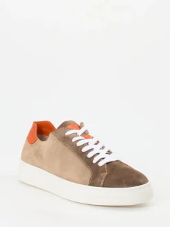 – Sneaker aus Ziegenleder in Taupe-Orange*Quarvif