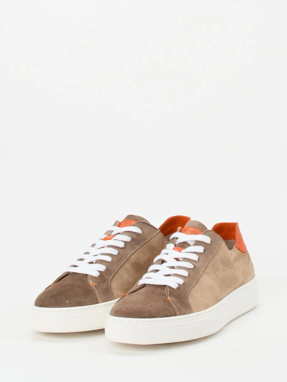 – Sneaker aus Ziegenleder in Taupe-Orange*Quarvif