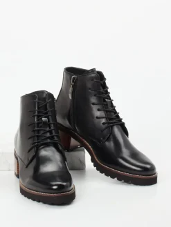 – Schnürstiefelette aus Lammleder*Ralph Harrison Sale