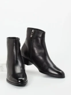 – Stiefelette aus Lammleder*Ralph Harrison Best