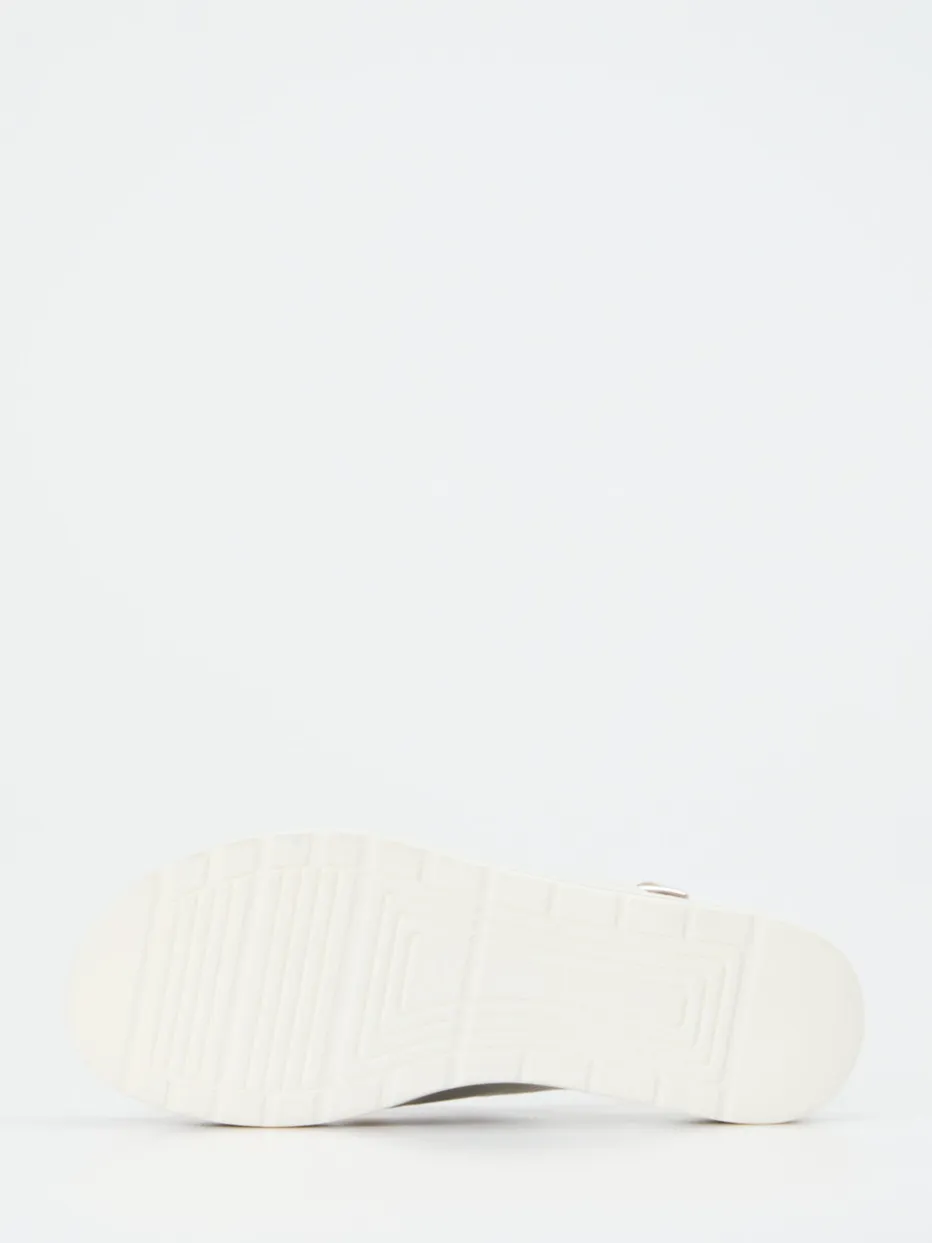 – Plateau-Sandale aus Kalbleder Offwhite*Regarde Le Ciel Sale